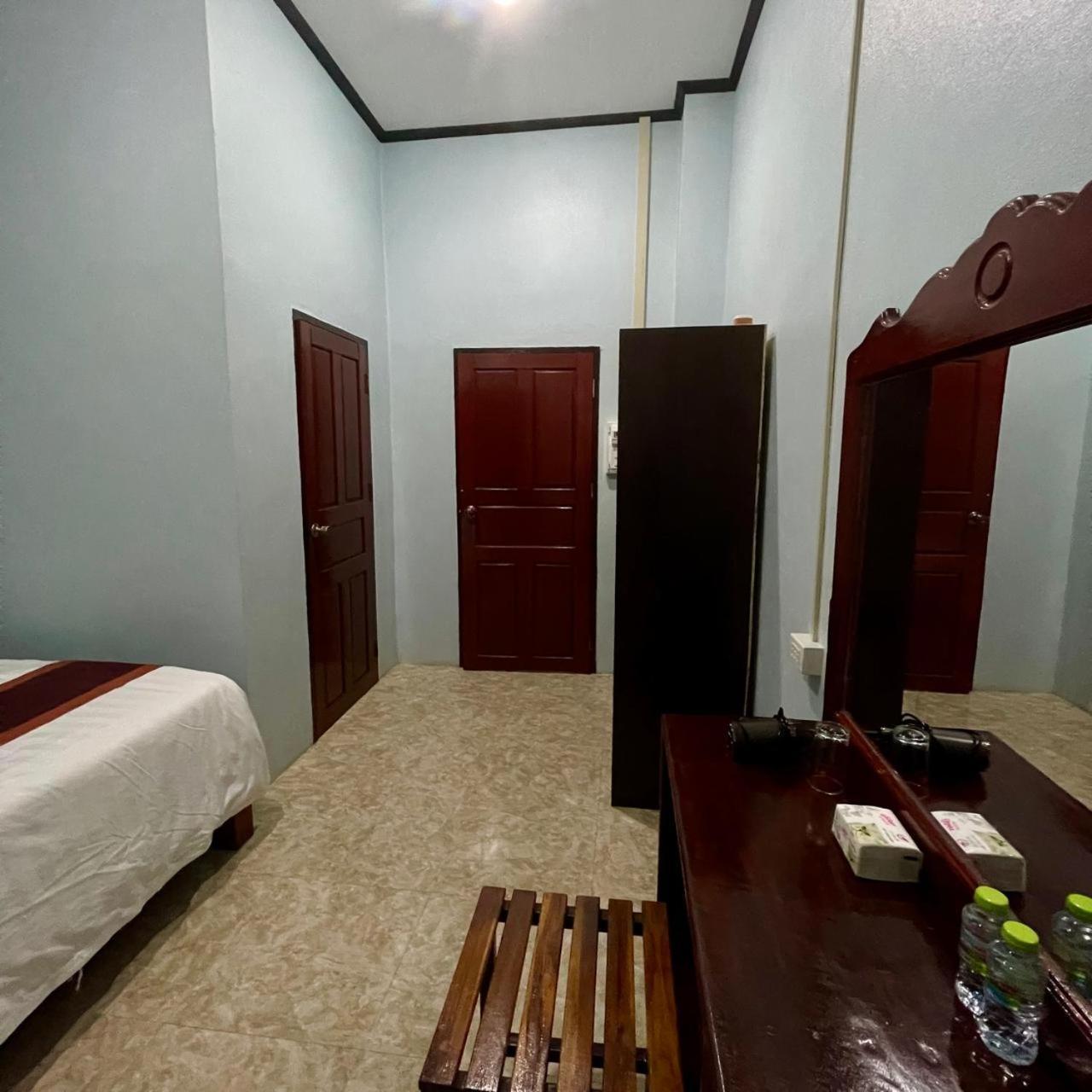Smile Guesthouse Vangvieng Ванг-Виенг Экстерьер фото